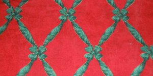 rosso con fiocchi verdi 100%CT stampato