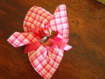 <font color=red><b>BOMBONIERA </b></font> realizzata con fazzoletto in tessuto country, rifinito con